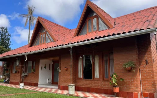 Venta casa campestre en conjunto Abedules – Circasia Quindio