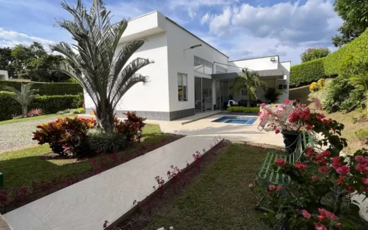 Venta casa campestre en el conjunto zinamayca-Armenia Quindío