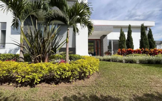 Venta casa campestre en el conjunto zinamayca-Armenia Quindío