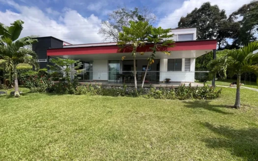 Venta casa campestre en el conjunto senderos de bruselas-Armenia Quindío