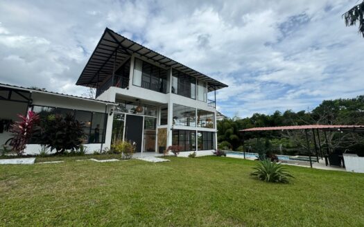 Venta de Casa Campestre en Armenia Quindío – Reserva del Manantial